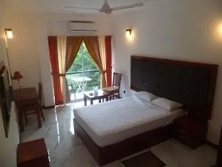 فندق ذا كانديان 4*, كاندي
